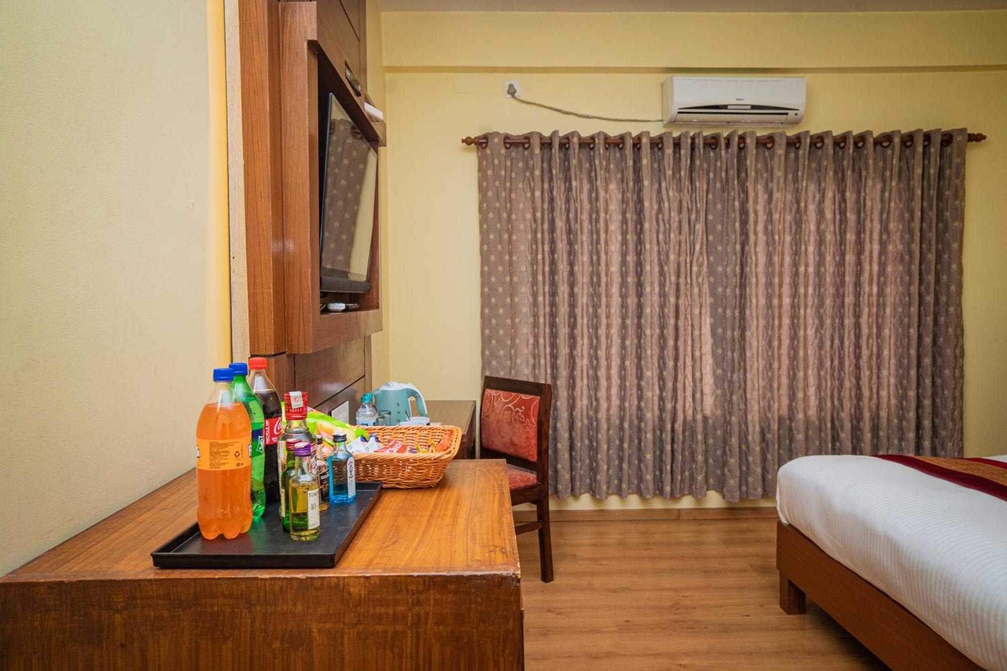 Hotel Crown Himalayas Pokhara Zewnętrze zdjęcie